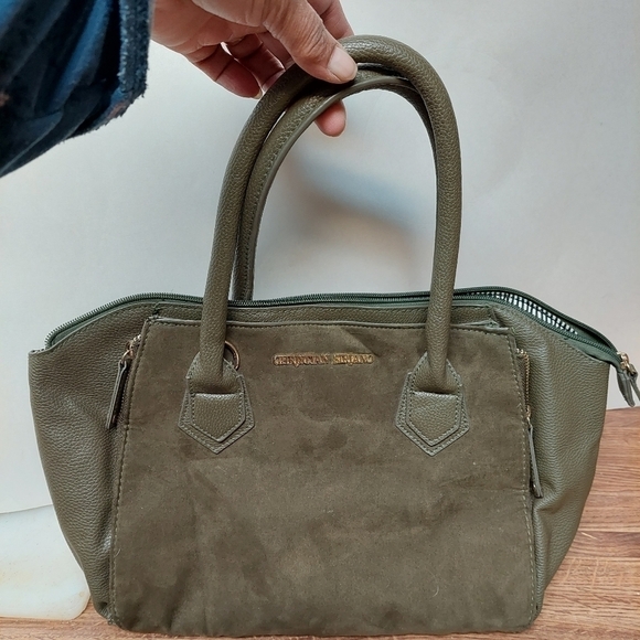 Christian Siriano handbag for Payless Shoes - Picture 2 of 14